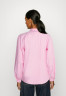 Tommy Hilfiger CO SOLID RAGLAN Button-down blouse classic pink CO SOLID RAGLAN Блузка на пуговицах классический розовый