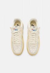 Nike Sportswear W AIR FORCE 1 FONTANKA Sneaker low coconut milk/lemon wash/wolf grey W AIR FORCE 1 FONTANKA кроссовки женские низкие кокосовое молоко/лимонное мыло/волчий серый