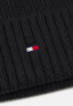 Tommy Hilfiger ESSENTIAL SCARF AND BEANIE SET UNISEX Beanie black ESSENTIAL КОМПЛЕКТ ШАРФ И ШАПКА УНИСЕКС Шапочка черный