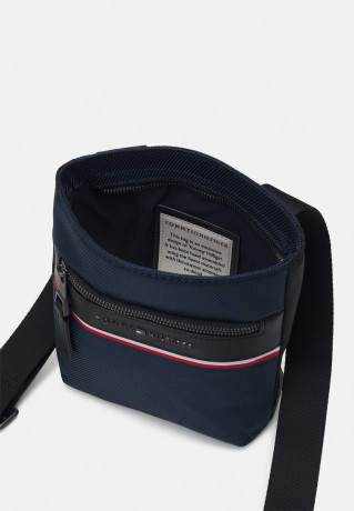 Tommy Hilfiger 1985 MINI CROSSOVER UNISEX Across body bag desert sky 1985 MINI CROSSOVER UNISEX — Сумка через плечо небо пустыни