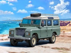 Revell Land Rover Series III LWB station wagon 1:24 Универсал Land Rover Series III LWB 1:24