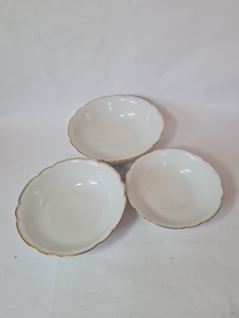 Набор глубоких тарелок винтаж Seltmann Weiden Bavaria, белый фарфор с позолоченным краем, 3 штуки х 23 x 7 см , 20,5 x 6,5 см, 19 x 5,5 см, Германия, 1960-70гг.