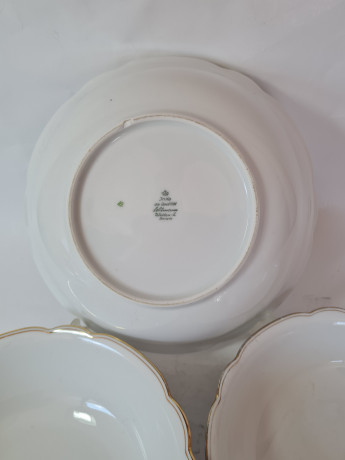 Набор глубоких тарелок винтаж Seltmann Weiden Bavaria, белый фарфор с позолоченным краем, 3 штуки х 23 x 7 см , 20,5 x 6,5 см, 19 x 5,5 см, Германия, 1960-70гг.
