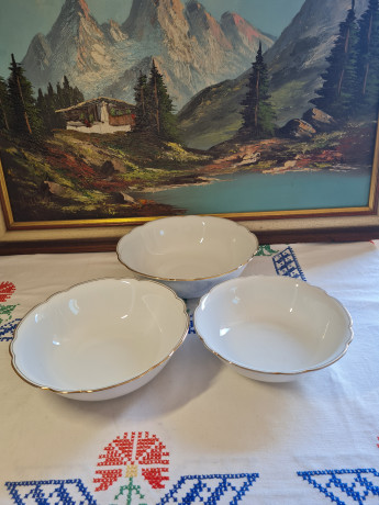 Набор глубоких тарелок винтаж Seltmann Weiden Bavaria, белый фарфор с позолоченным краем, 3 штуки х 23 x 7 см , 20,5 x 6,5 см, 19 x 5,5 см, Германия, 1960-70гг.