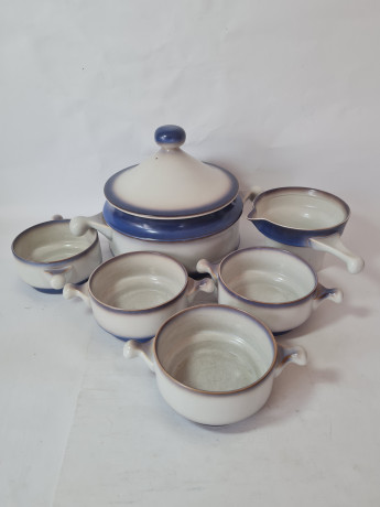 Набор посуды винтажной Goebel, Auvergne Bavaria, бело-синий фарфор, горшочки 4 шт x 20 x 19 см, 1 шт х  17 x 6 см, соусник 18,5 x 9 см, Германия, 1960-70гг.