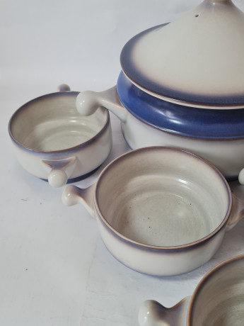 Набор посуды винтажной Goebel, Auvergne Bavaria, бело-синий фарфор, горшочки 4 шт x 20 x 19 см, 1 шт х  17 x 6 см, соусник 18,5 x 9 см, Германия, 1960-70гг.