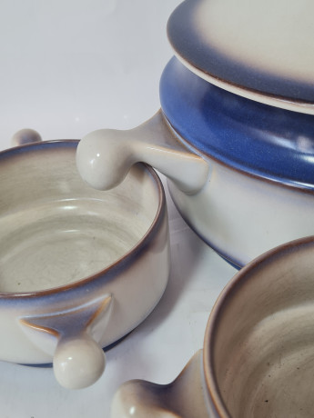 Набор посуды винтажной Goebel, Auvergne Bavaria, бело-синий фарфор, горшочки 4 шт x 20 x 19 см, 1 шт х  17 x 6 см, соусник 18,5 x 9 см, Германия, 1960-70гг.