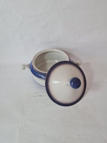 Набор посуды винтажной Goebel, Auvergne Bavaria, бело-синий фарфор, горшочки 4 шт x 20 x 19 см, 1 шт х  17 x 6 см, соусник 18,5 x 9 см, Германия, 1960-70гг.