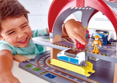 HAPE Grossstadtbahnhof столичный вокзал