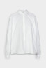 Tommy Hilfiger CO SOLID RAGLAN Button-down blouse optic white CO SOLID RAGLAN Блузка на пуговицах оптический белый