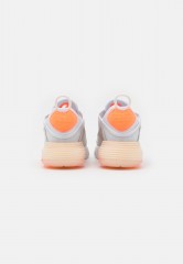 Nike Sportswear AIR MAX 2090 Sneaker low white/crimson tint/bright mango AIR MAX 2090 Низкие кроссовки женские белый/малиновый оттенок/яркое манго