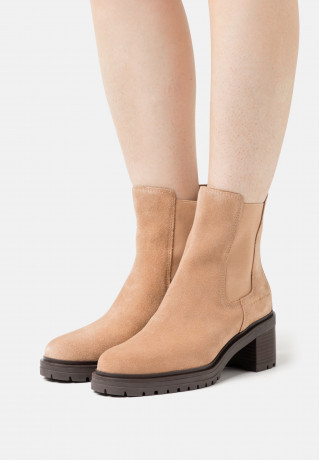 Tommy Hilfiger OUTDOOR CHELSEA MID HEEL BOOT Classic ankle boots khaki dream OUTDOOR CHELSEA MID HEEL BOOT Классические ботильоны хаки мечта
