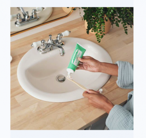 Dr. Bronner's Toothpaste Spearmint 105мл, Зубная паста натуральная, без фтора, со вкусом кудрявой мяты, 105 мл