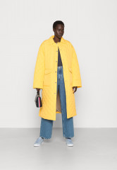 Tommy Hilfiger QUILTED SORONA LONG SHACKET Classic coat sunny yellow QUILTED SORONA LONG SHACKET Классическое пальто солнечно-желтый