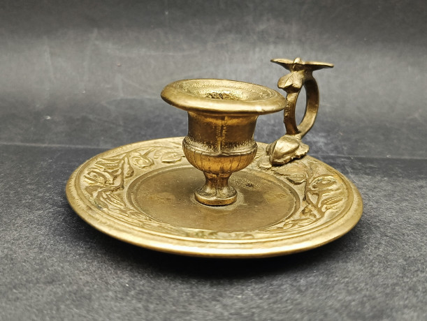 Подсвечник камерный винтажный Trouvailles "Розы" с бабочкой на ручке, медь, 14 х 5 см, Франция, 1950-60гг.