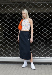 Nike Sportswear ZOOM AIR FIRE Sneaker low photon dust/white/summit white ZOOM AIR FIRE кроссовки женские низкие фотонная пыль/белый/вершинный белый