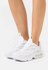 Nike Sportswear ZOOM AIR FIRE Sneaker low photon dust/white/summit white ZOOM AIR FIRE кроссовки женские низкие фотонная пыль/белый/вершинный белый