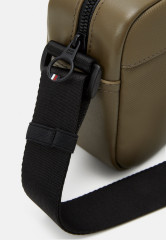 Tommy Hilfiger REPORTER UNISEX Across body bag faded military REPORTER UNISEX Сумка через плечо выцветший военный