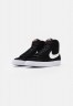 Nike Sportswear BLAZER MID #x27;77 UNISEX Sneaker high black/white/total orange BLAZER MID #x27;77 UNISEX — Высокие кроссовки женские черный/белый/полный оранжевый