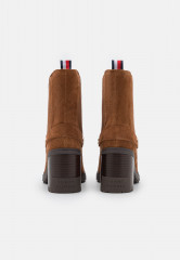 Tommy Hilfiger OUTDOOR BOOT High heeled ankle boots natural cognac OUTDOOR BOOT Ботильоны на высоком каблуке натуральный коньяк