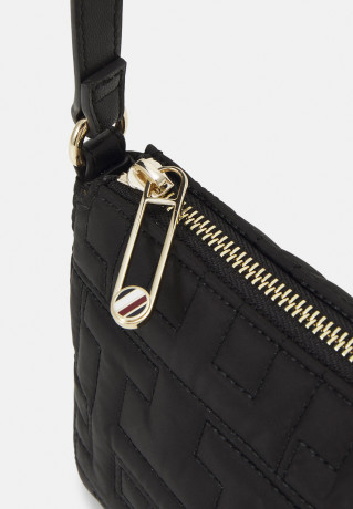 Tommy Hilfiger CHIC CROSSOVER Across body bag black CHIC CROSSOVER Сумка через плечо черный