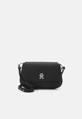 Tommy Hilfiger EMBLEM FLAP CROSSOVER Across body bag black EMBLEM FLAP CROSSOVER Сумка через плечо черный
