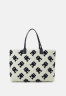 Tommy Hilfiger ICONIC TEDDY Tote bag white allover ICONIC TEDDY Сумка-тоут белый на всем протяжении