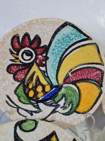 Набор декоративных тарелок винтажных Toledo, керамика с красочным рисунком: рыба, петух, осел, рыба, 4 шт х 20,5 x 4,5 см, Испания, 1960-70гг.