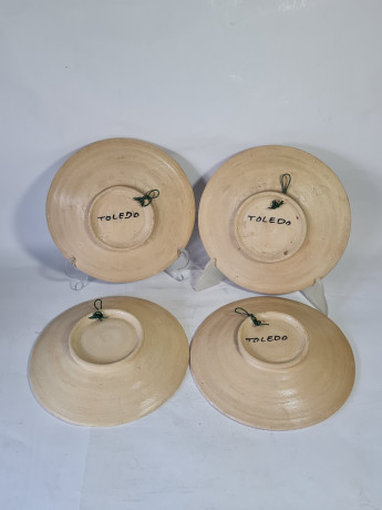 Набор декоративных тарелок винтажных Toledo, керамика с красочным рисунком: рыба, петух, осел, рыба, 4 шт х 20,5 x 4,5 см, Испания, 1960-70гг.