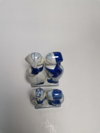 Delft Делфтский фарфор Набор коллекционных статуэток "Целующиеся мальчик и девочка"