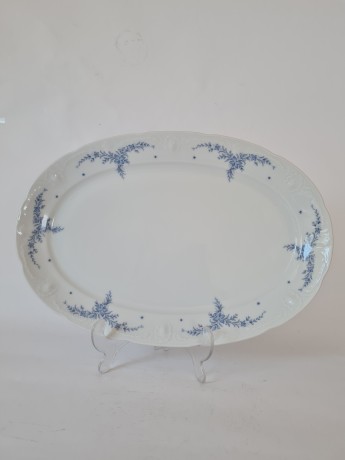 Mitterteich Bavaria Блюдо с фактурным краем и нежными голубыми цветами, 35,5x24x4, Германия, 1950-60гг.