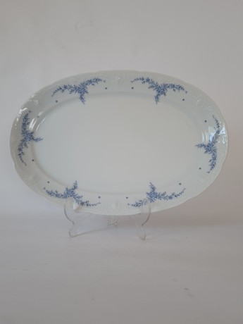 Mitterteich Bavaria Блюдо с фактурным краем и нежными голубыми цветами, 35,5x24x4, Германия, 1950-60гг.