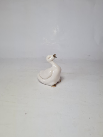 Santa Rufina im Still  Белая фарфоровая фигурка "Гусь с золотым клювом", 7 x 6 см, Германия, 1960-70гг.