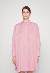 Tommy Hilfiger ICONS ARCHIVE DRESS  Day dress cupid pink ICONS ARCHIVE DRESS Повседневное платье амур розовый