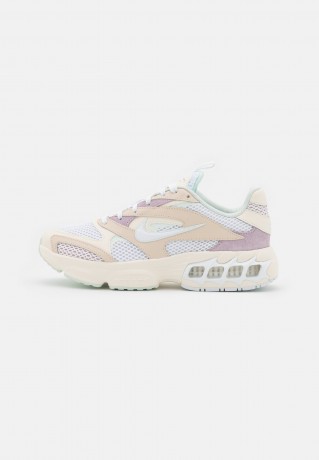 Nike Sportswear ZOOM AIR FIRE Sneaker low pearl white/white/pale ivory/iced lilac/barely green ZOOM AIR FIRE кроссовки женские низкие жемчужно-белый/белый/светлая слоновая кость/бледно-сиреневый/бледно-зеленый