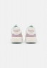 Nike Sportswear ZOOM AIR FIRE Sneaker low pearl white/white/pale ivory/iced lilac/barely green ZOOM AIR FIRE кроссовки женские низкие жемчужно-белый/белый/светлая слоновая кость/бледно-сиреневый/бледно-зеленый