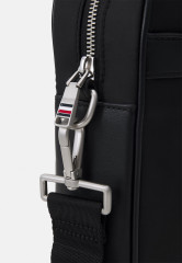 Tommy Hilfiger CENTRAL REPREVE COMPUTER BAG UNISEX Briefcase black CENTRAL REPREVE КОМПЬЮТЕРНАЯ СУМКА УНИСЕКС Портфель черный