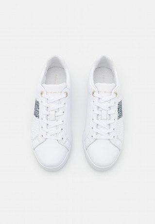 Tommy Hilfiger MONOGRAM ELEVATED Trainers desert sky MONOGRAM ELEVATED Кроссовки небо пустыни