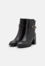 Tommy Hilfiger BELT HEELED BOOT Classic ankle boots black BELT HEELED BOOT Классические ботильоны черный