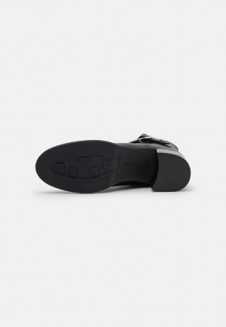 Tommy Hilfiger BELT HEELED BOOT Classic ankle boots black BELT HEELED BOOT Классические ботильоны черный