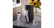 SodaStream SodaStream Wassersprudler Duo Titan Starter-Set schwarz, inkl. Glasflasche, CO?-Zylinder schwarz Стартовый набор для приготовления газировки SodaStream Duo Titan, черный, включая стеклянную бутылку и баллон с CO2.