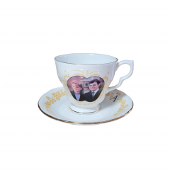 Чайная пара винтажная Colclough Bone / England, костяной фарфор, изображение фото со свадьбы Принца Эндрю и Сары Фергюсон, Англия, 1986г.