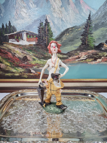 Фигурка Pucci "Клоун с зонтом в желтых штанах", фарфор, 23.5 см, Германия, 1970-80гг.