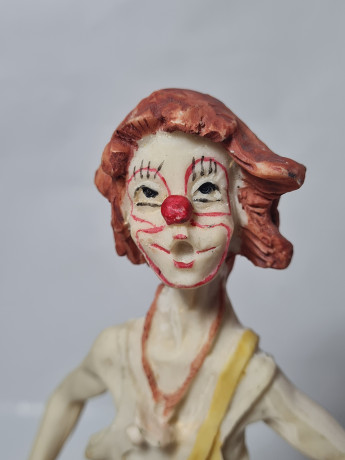 Фигурка Pucci "Клоун с зонтом в желтых штанах", фарфор, 23.5 см, Германия, 1970-80гг.