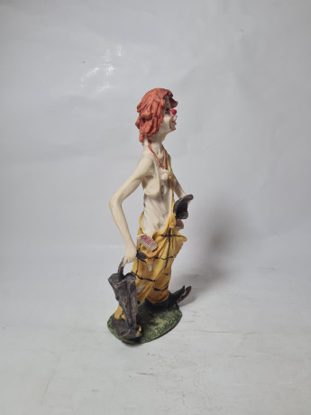 Фигурка Pucci "Клоун с зонтом в желтых штанах", фарфор, 23.5 см, Германия, 1970-80гг.