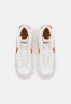 Nike Sportswear BLAZER MID ?77 Sneaker low summit white/hot curry mars/stone phantom BLAZER MID ?77 кроссовки женские низкие Вершина Уайт/горячее карри Марс/каменный фантом
