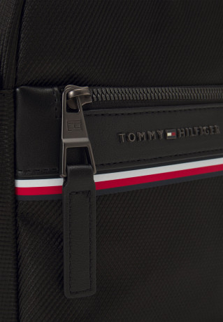 Tommy Hilfiger 1985 MINI REPORTER UNISEX Across body bag black 1985 MINI REPORTER UNISEX — Сумка через плечо черный