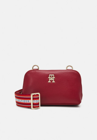Tommy Hilfiger LIFE CROSSOVER Across body bag regatta red LIFE CROSSOVER Сумка через плечо регата красный