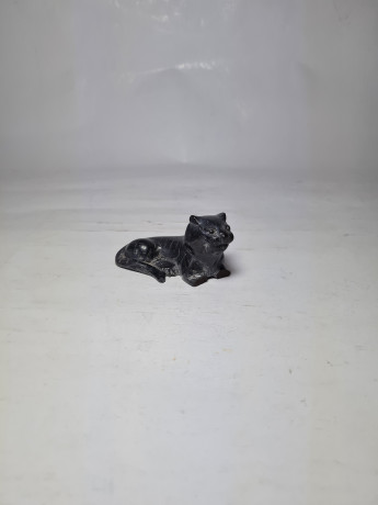 Статуэтка винтажная миниатюрная "Тигр", черный камень, 4 x 8 см, Германия, 1960-70гг.