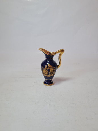 Ваза винтажная Limoges France, темно-синий фарфор с золотым декором "Влюбленная пара", 9,5 x 6,5 см, Франция, 1960-70гг.